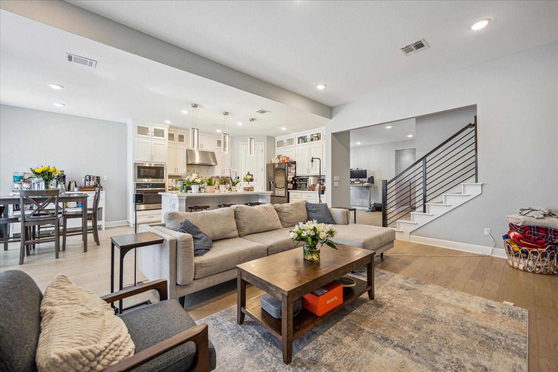 1212 Brasano PL