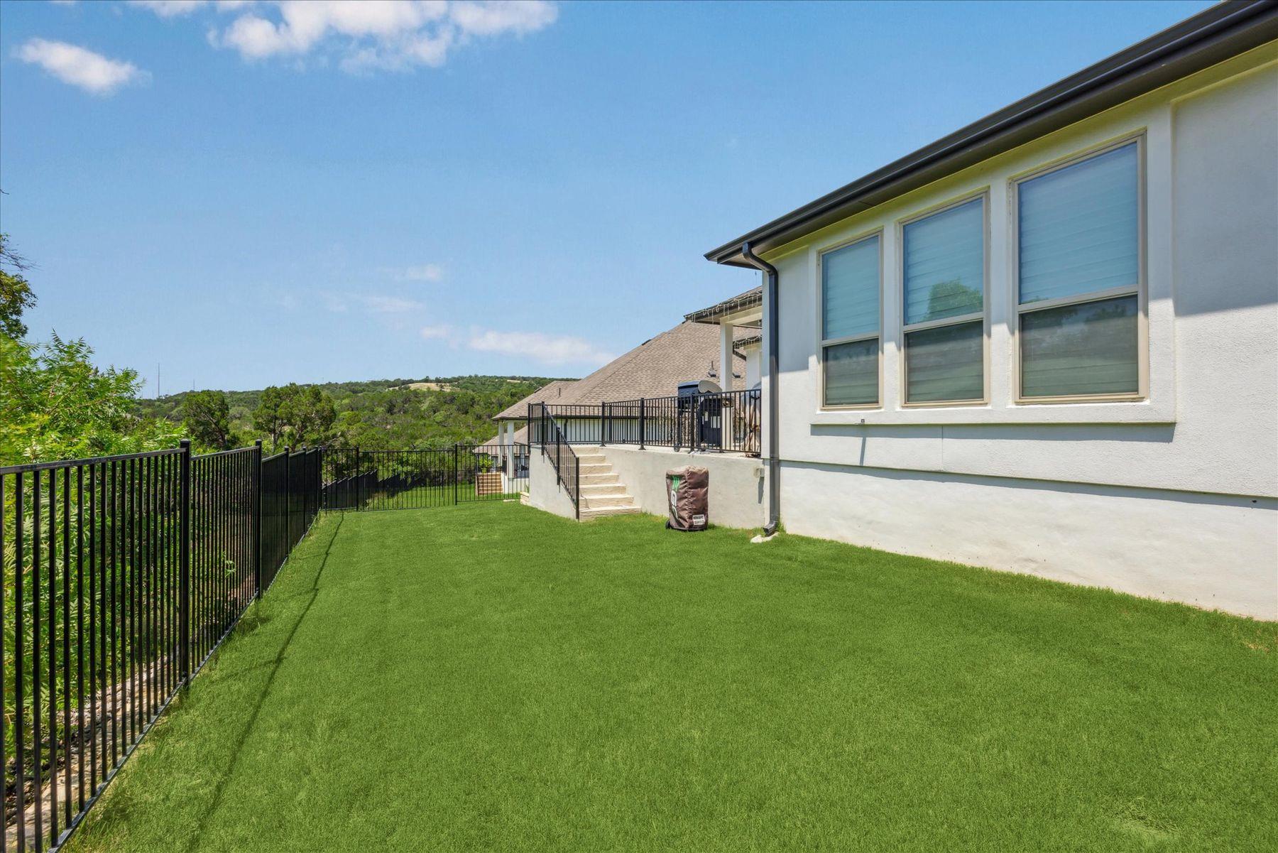 1212 Brasano PL