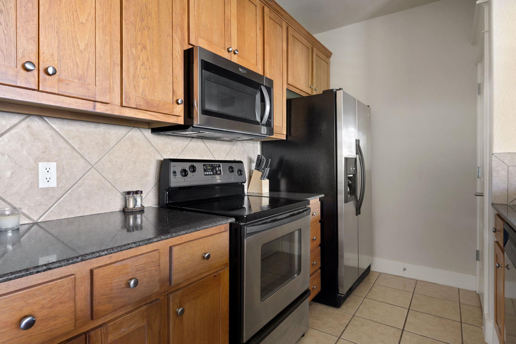 6712 Lantern View DR # 302