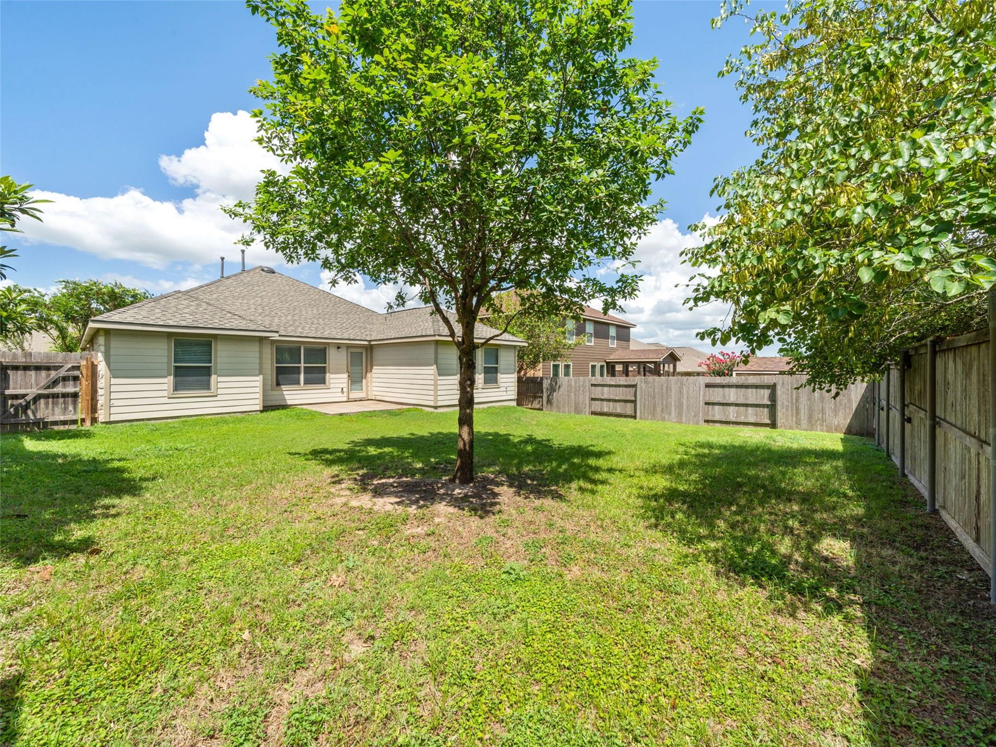 1905 Meandering Meadows DR