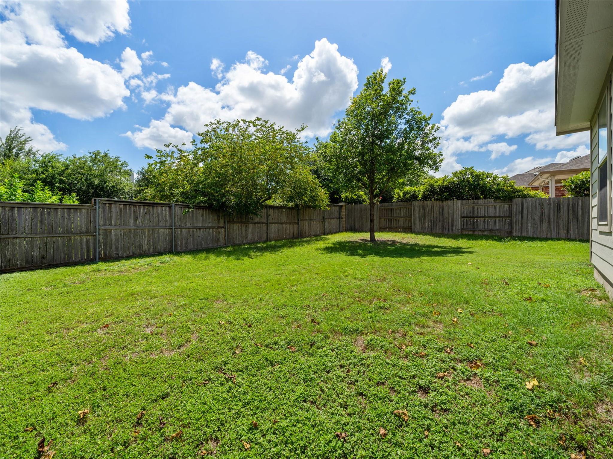 1905 Meandering Meadows DR