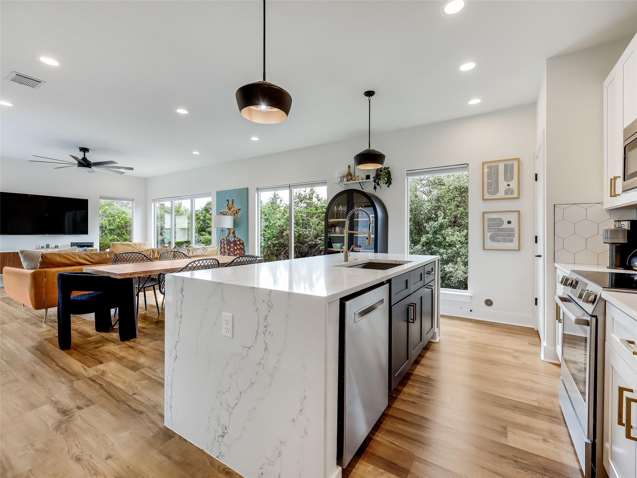 8603 Big Horn Circle