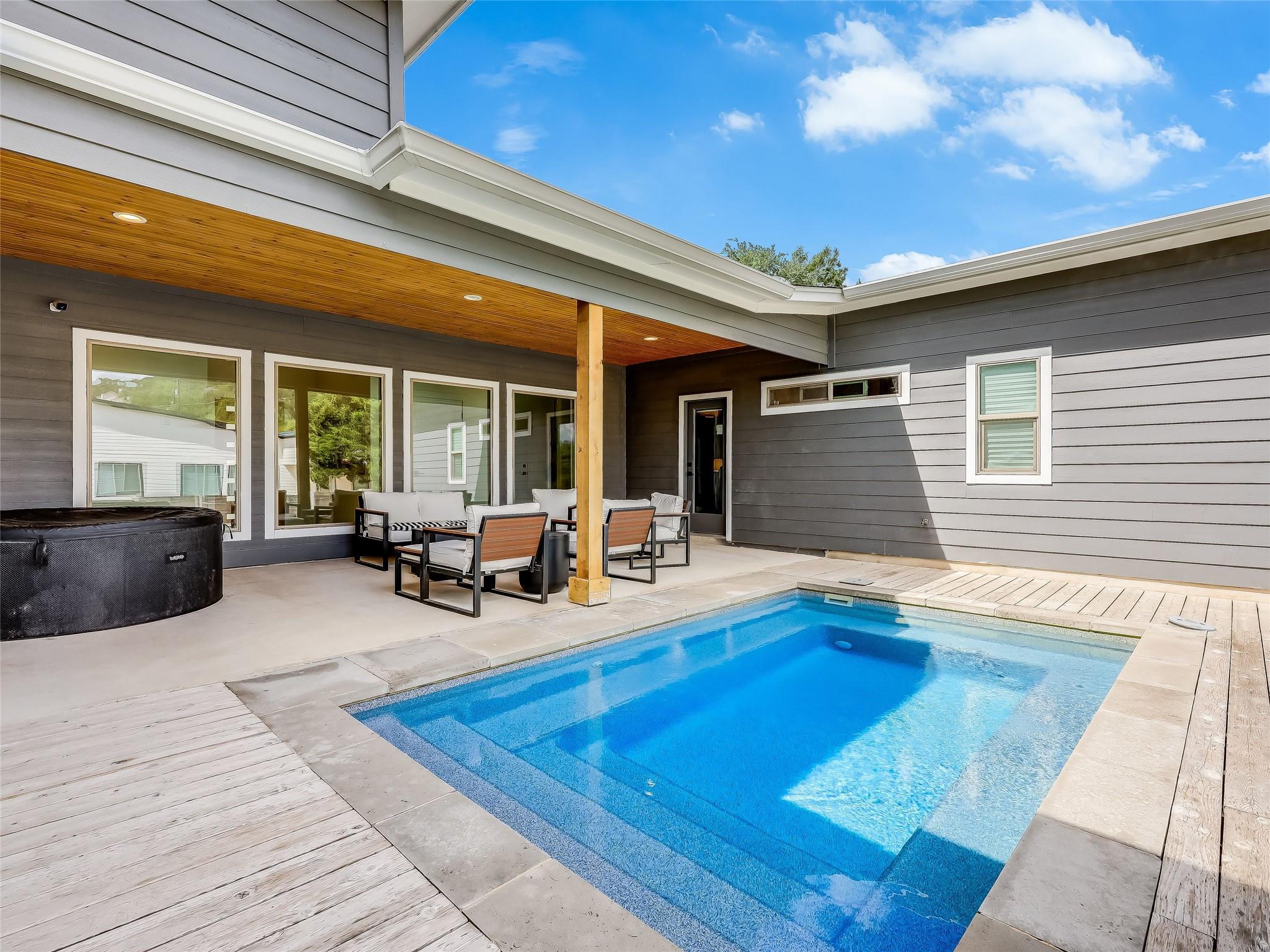 8603 Big Horn Circle