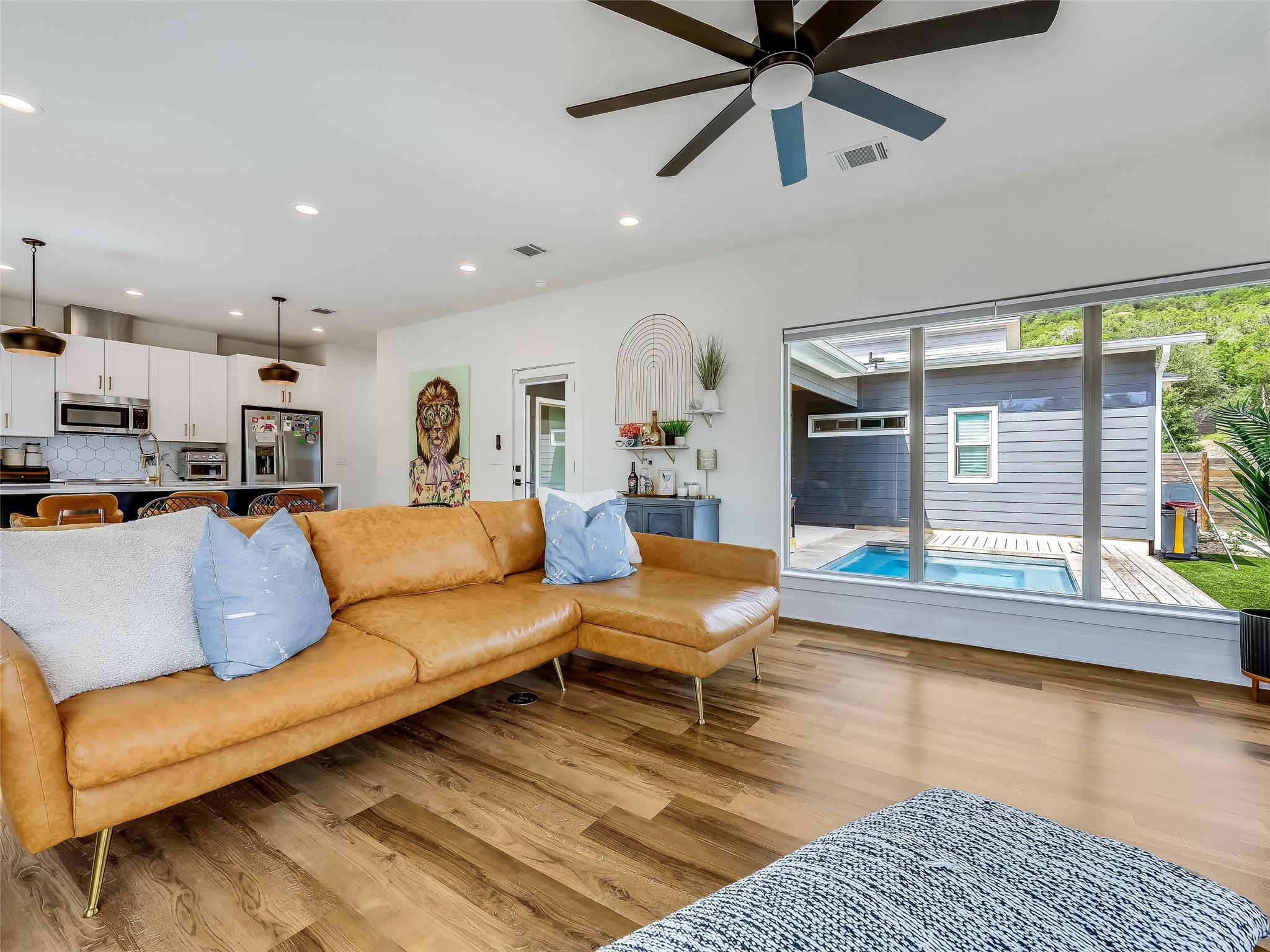 8603 Big Horn Circle