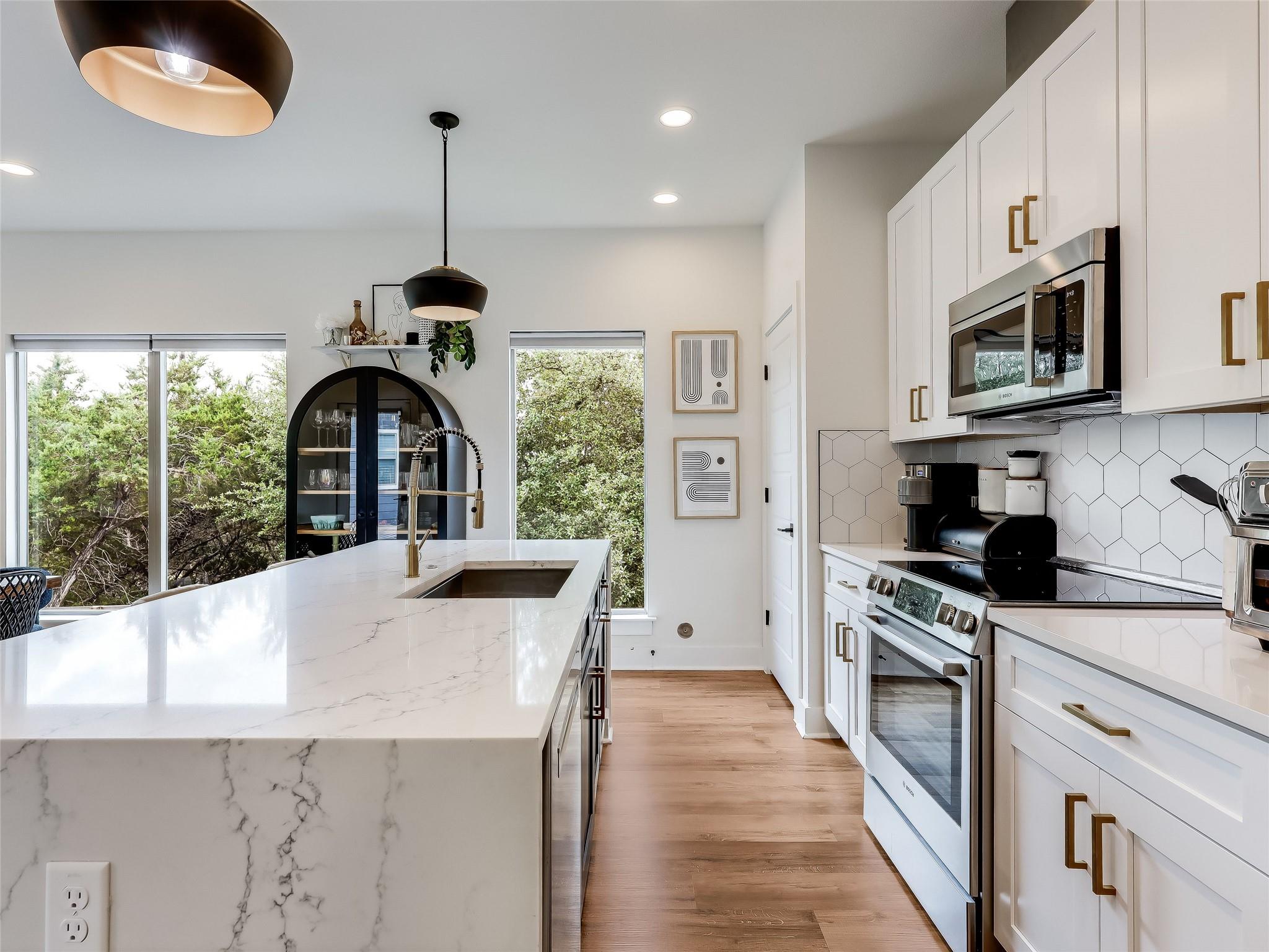 8603 Big Horn Circle