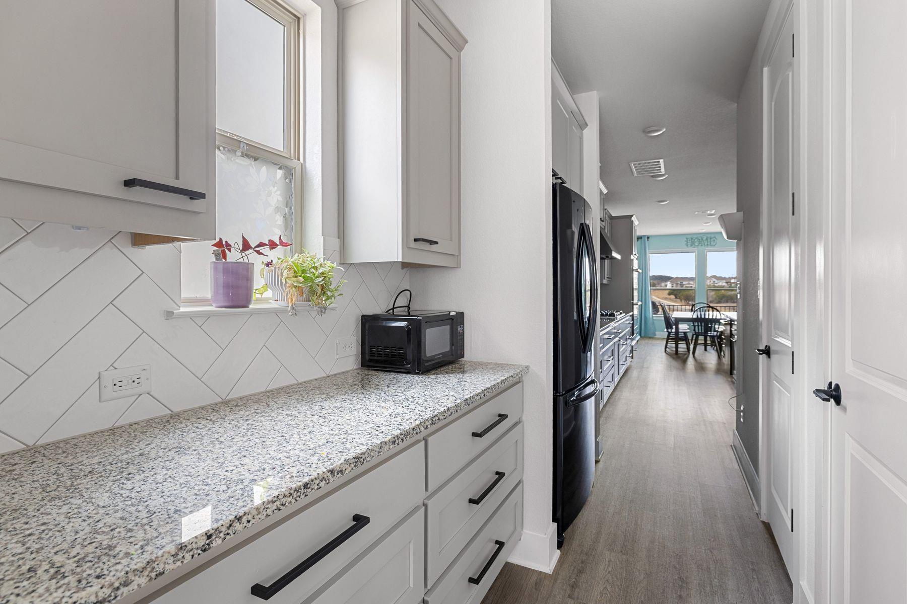 1925 Sorvino WALK, Leander