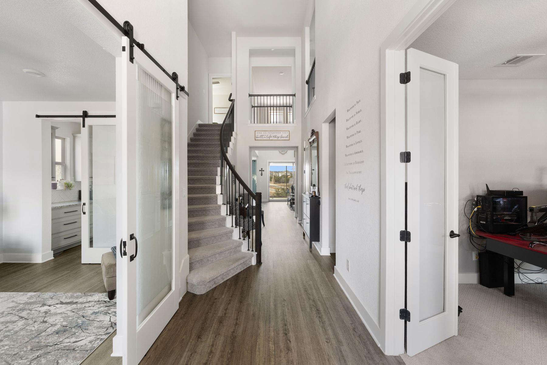 1925 Sorvino WALK, Leander