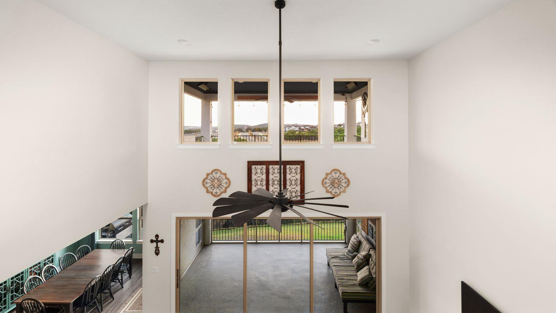 1925 Sorvino WALK, Leander