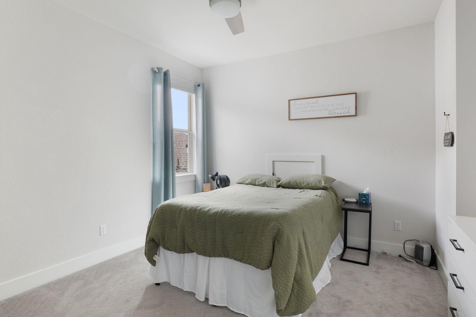 1925 Sorvino WALK, Leander