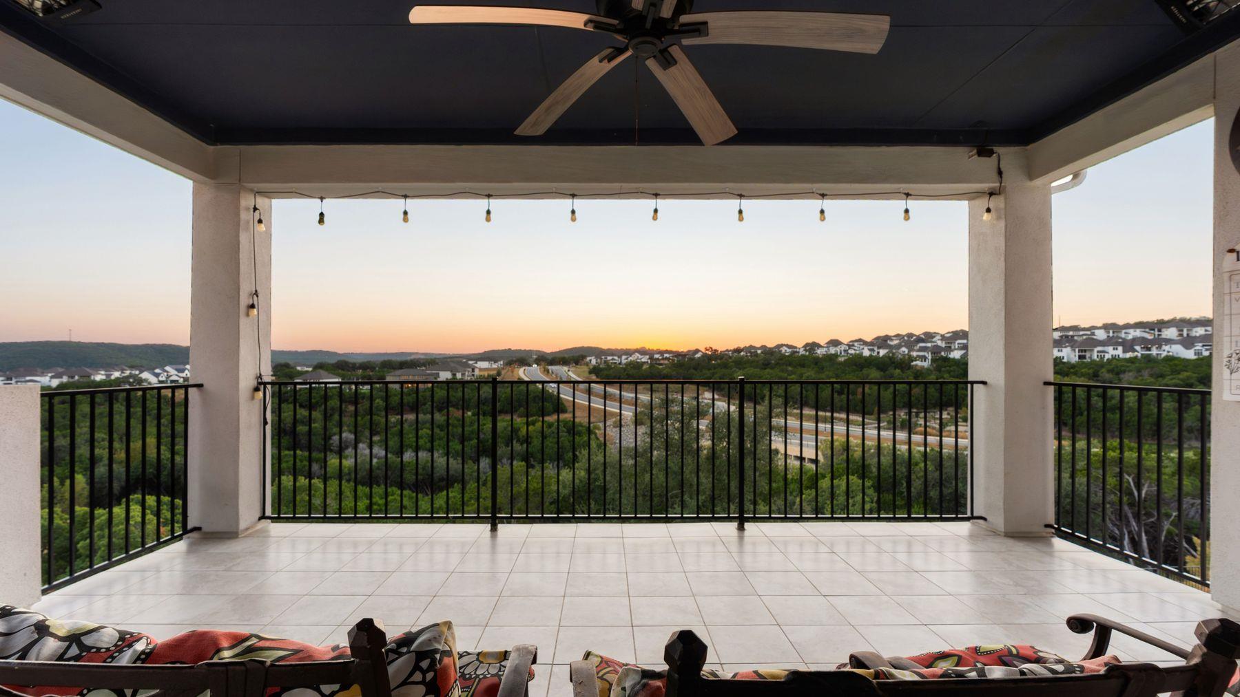 1925 Sorvino WALK, Leander