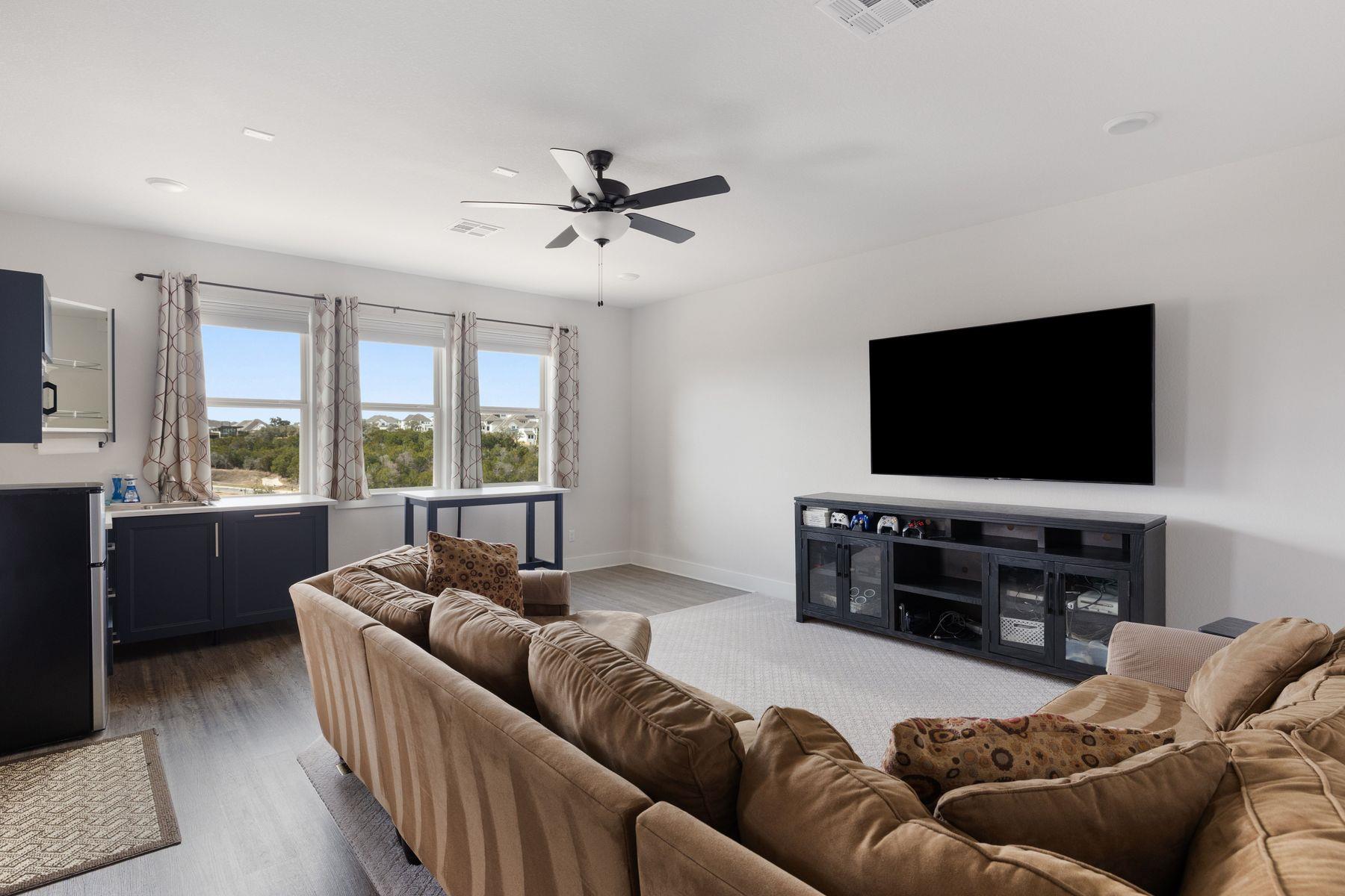 1925 Sorvino WALK, Leander