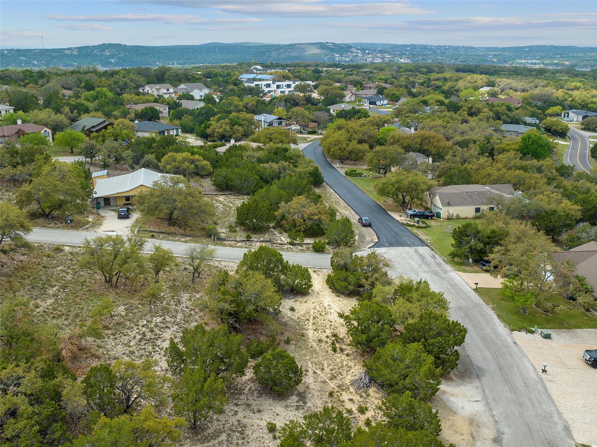 21512 Perry Cove