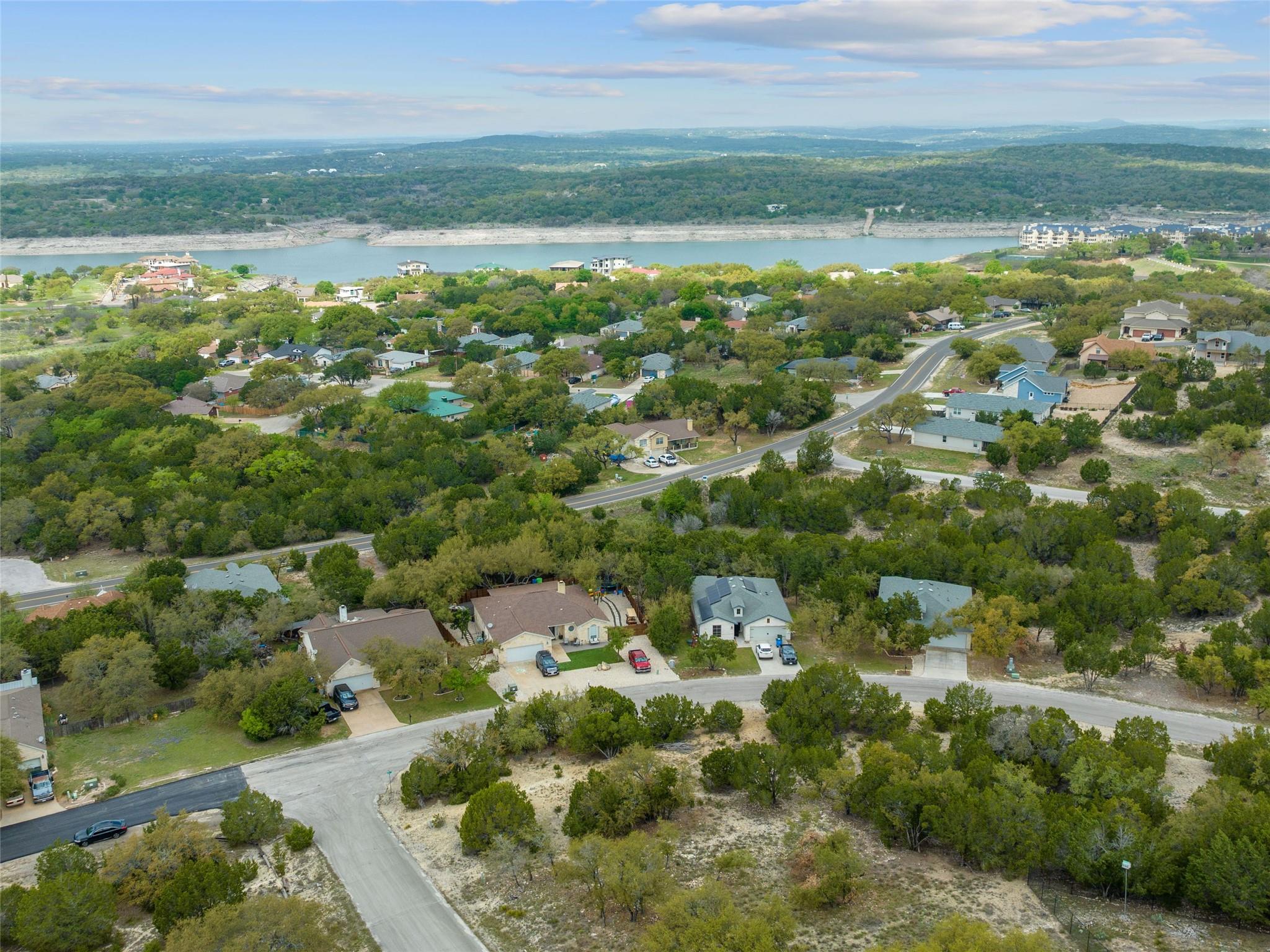 21512 Perry Cove