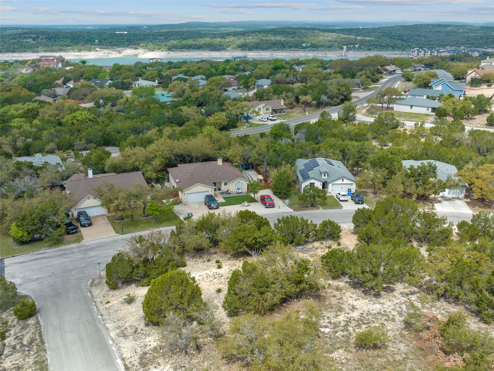 21512 Perry Cove
