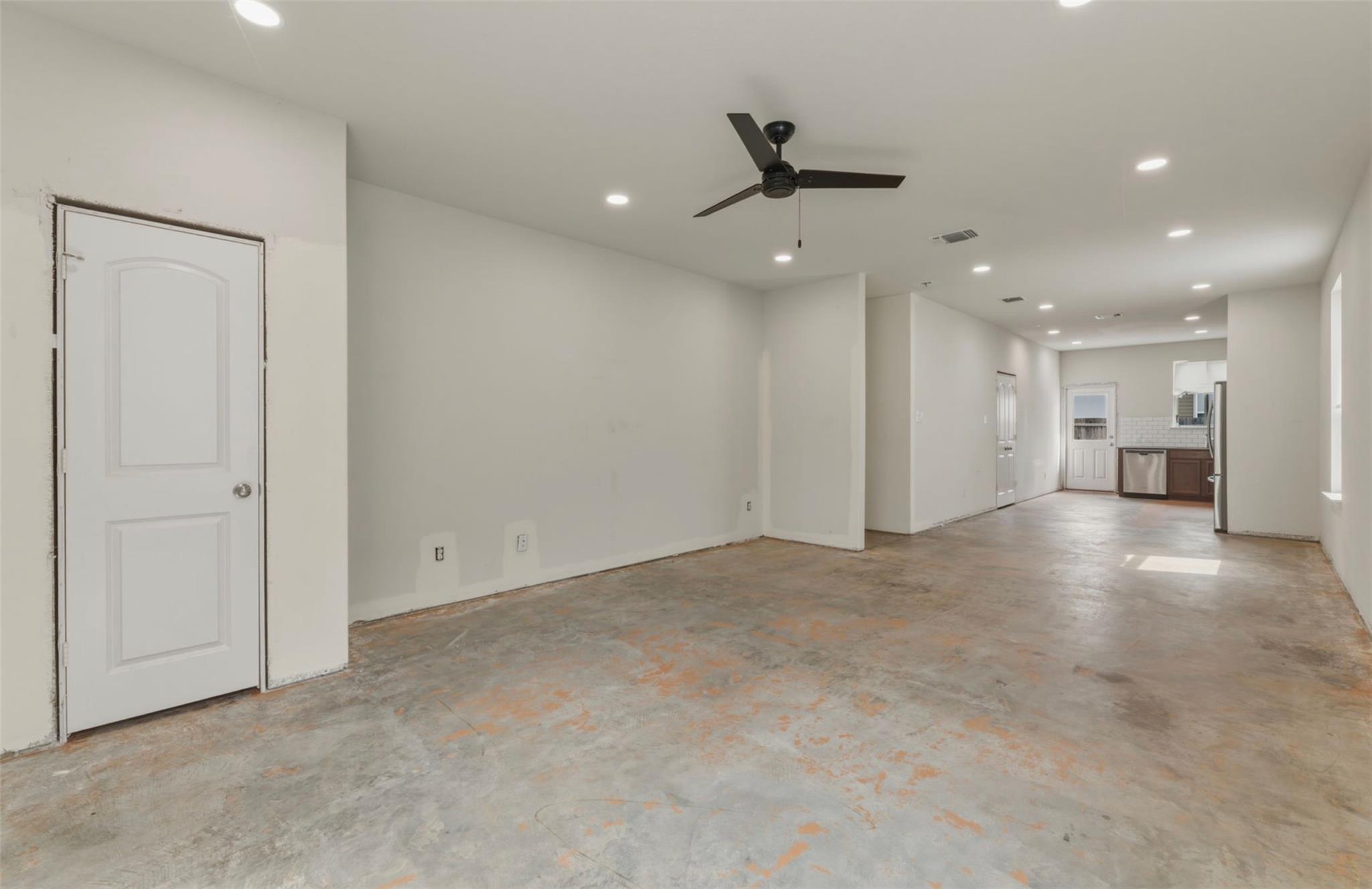 155 Big Leaf DR