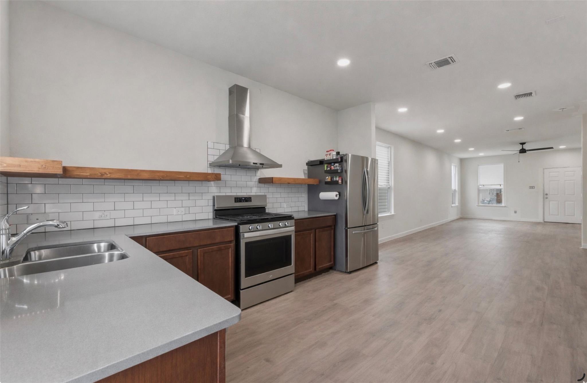 155 Big Leaf DR