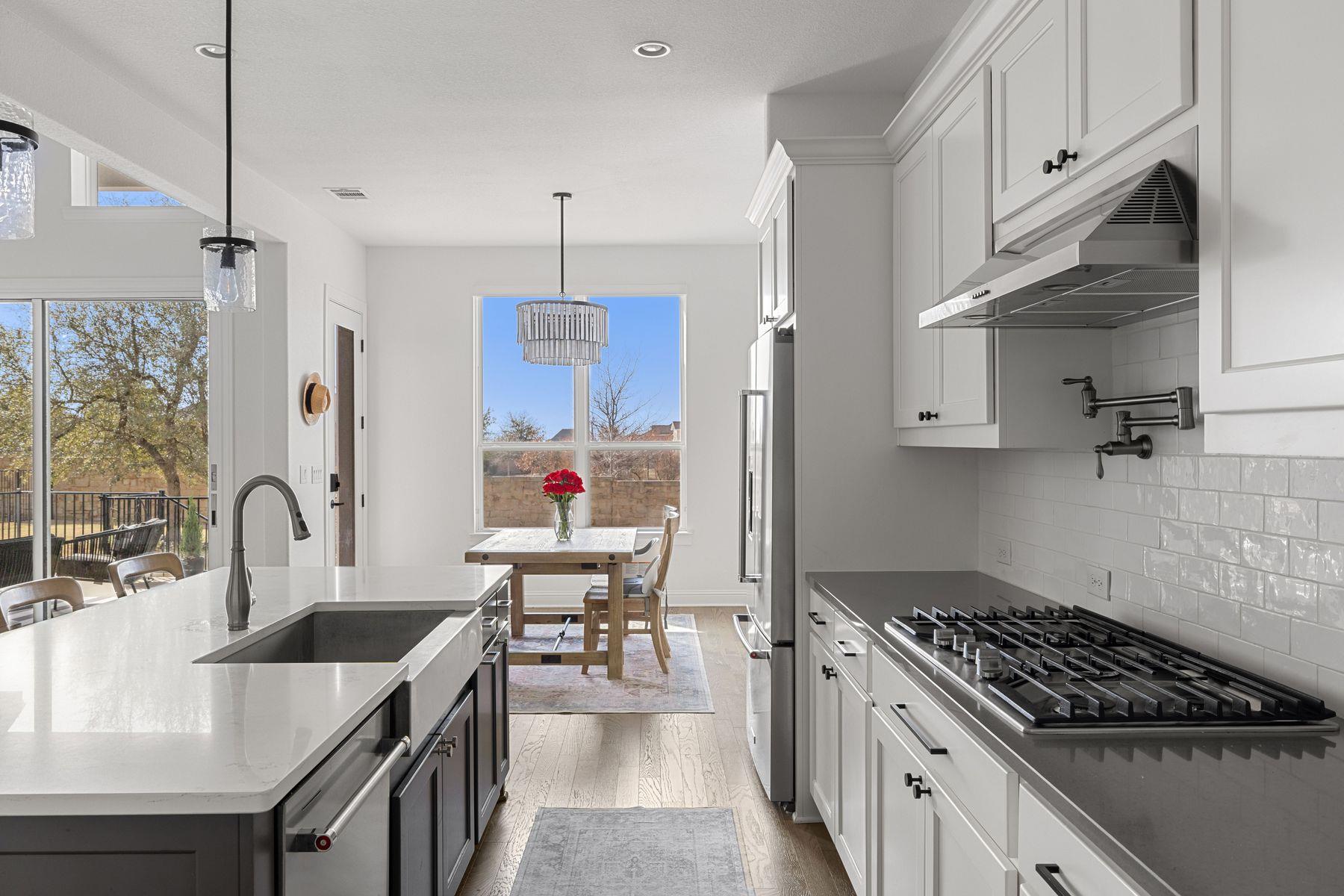 4236 Starry Night DR