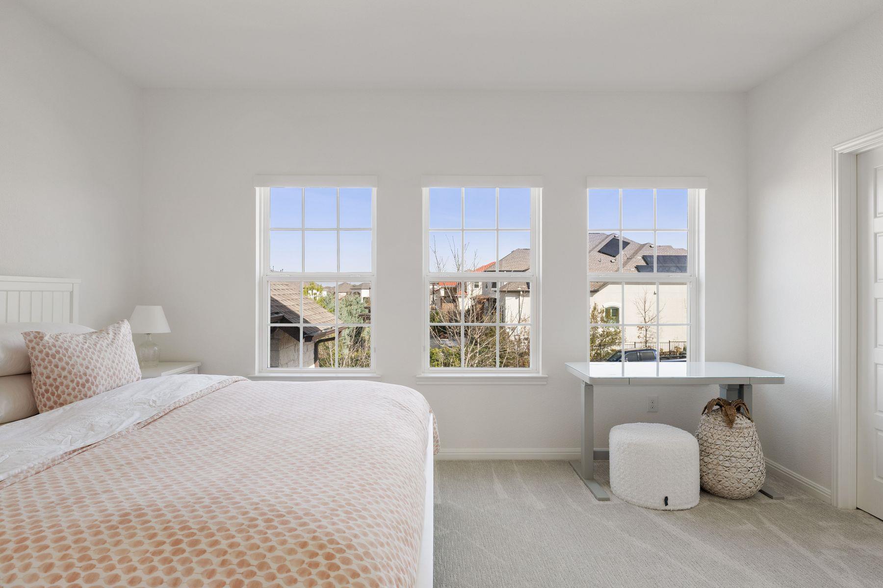 4236 Starry Night DR