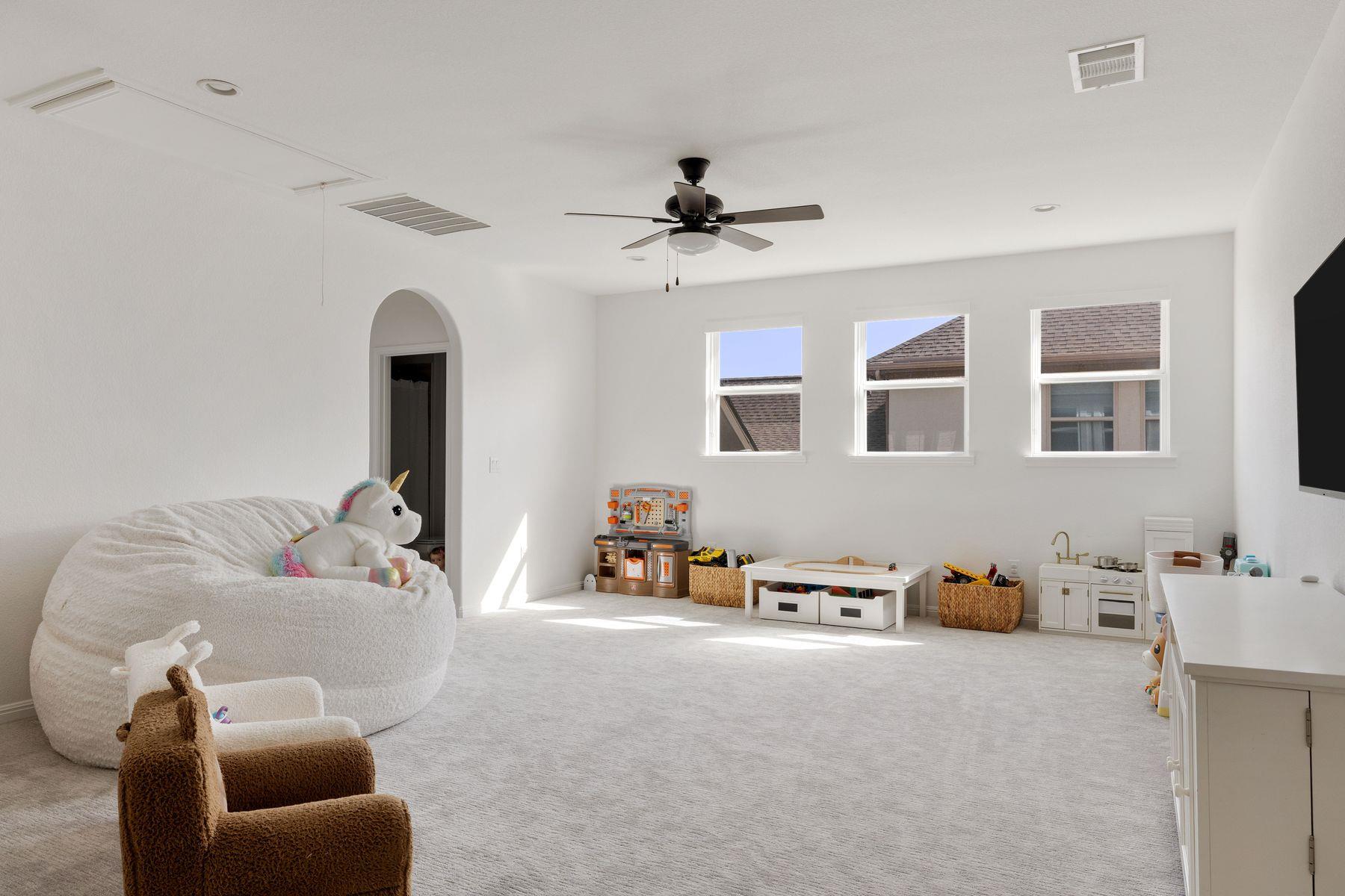 4236 Starry Night DR