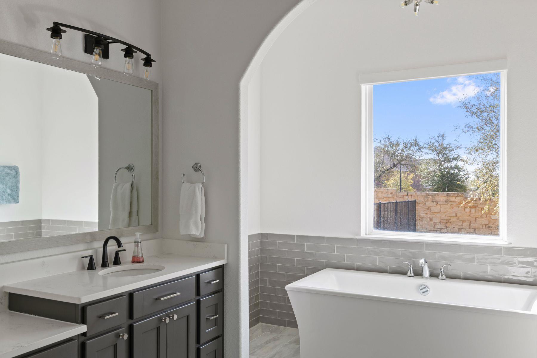 4236 Starry Night DR