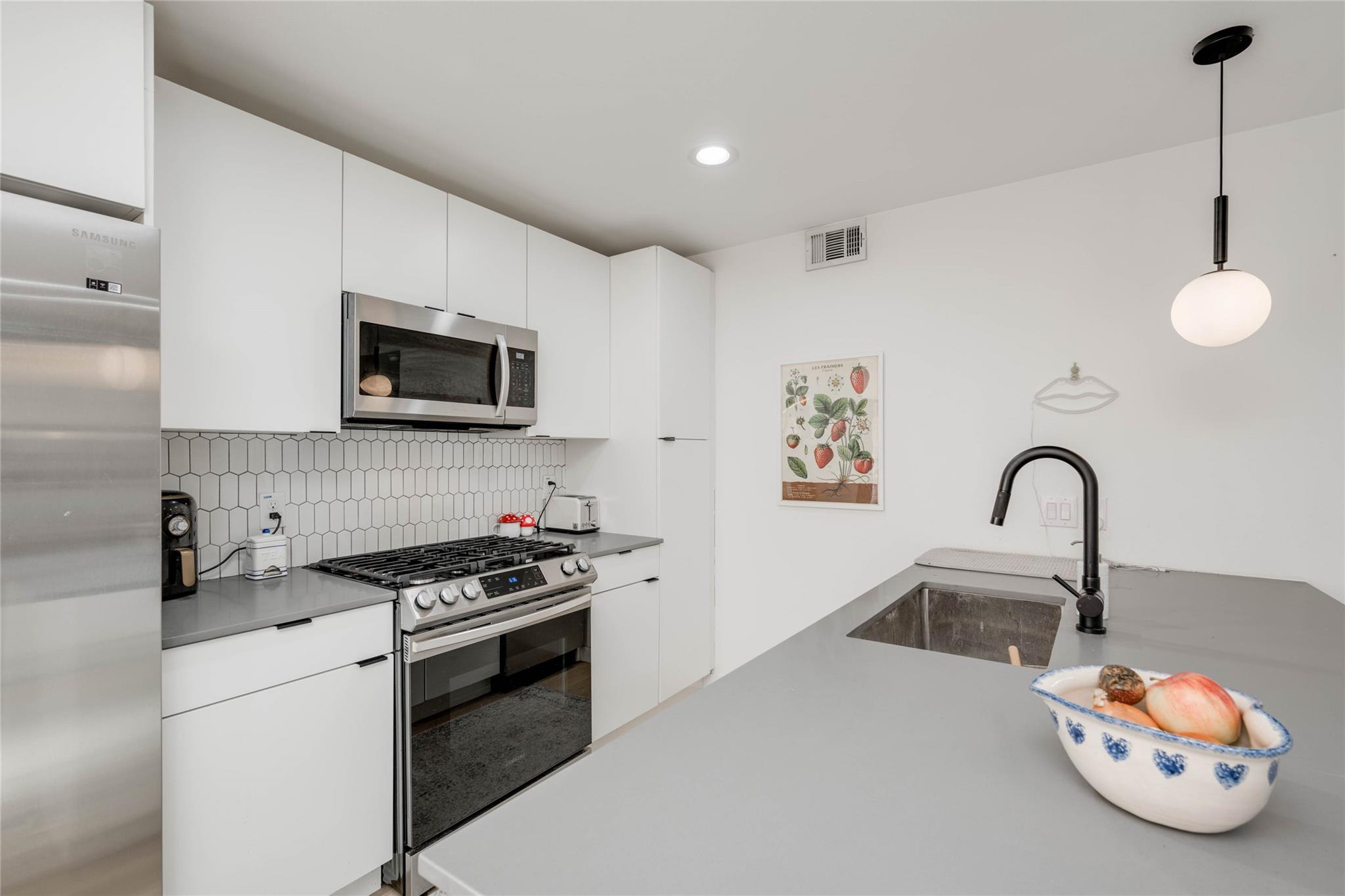 400 E 30th ST # 105