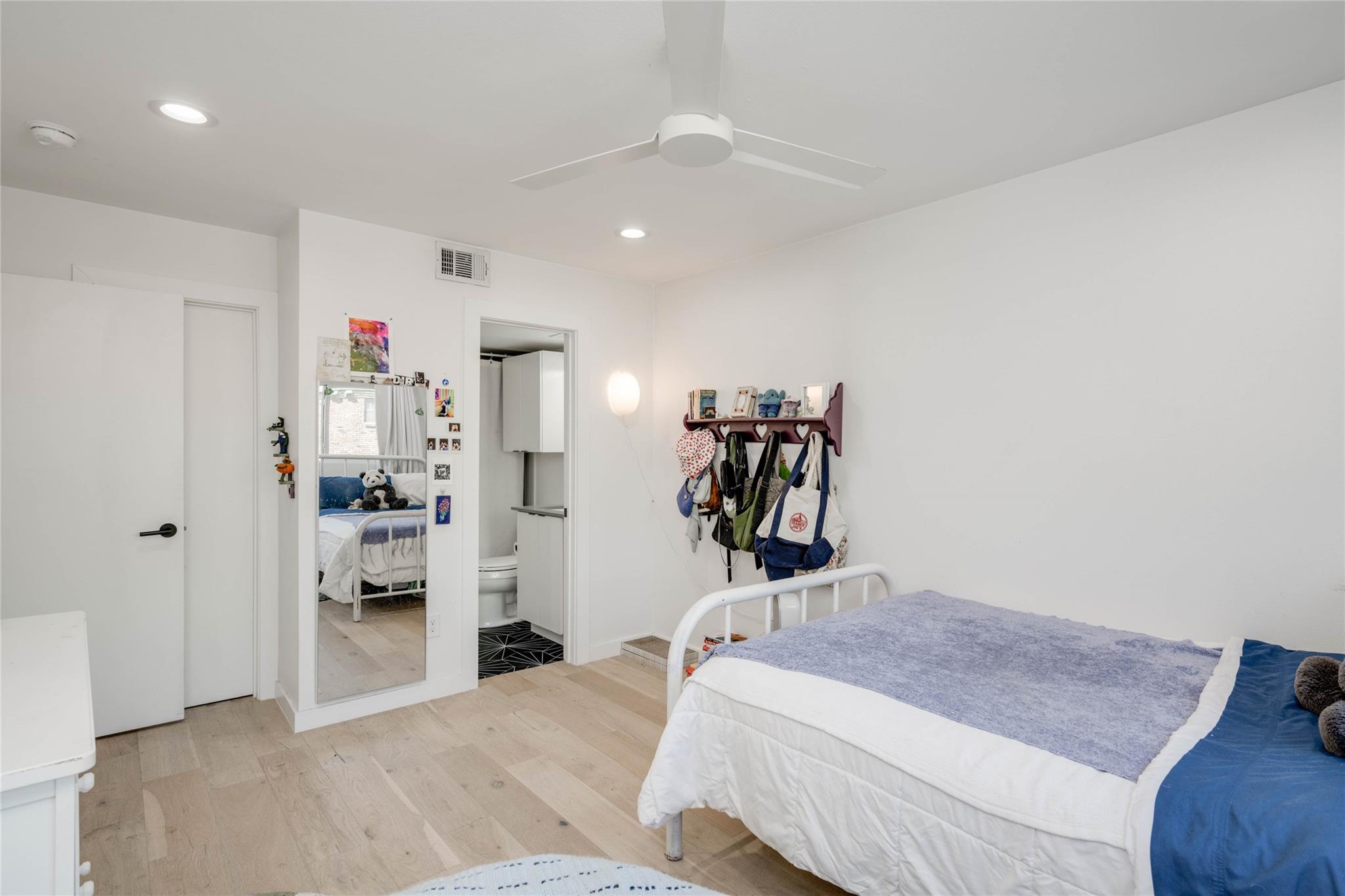 400 E 30th ST # 105