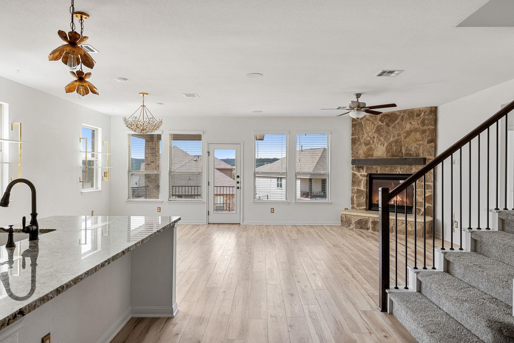 1321 Castalo LN