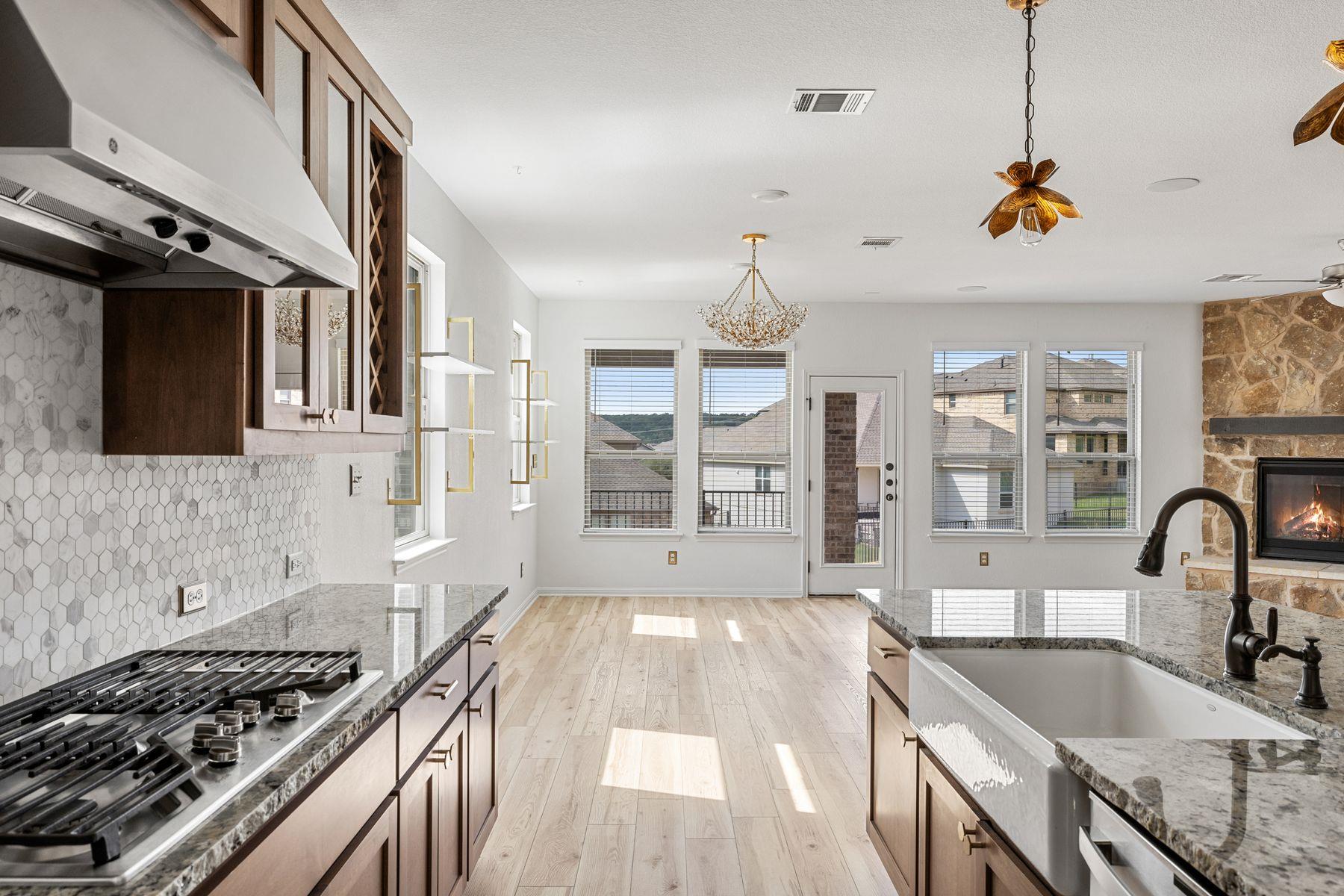 1321 Castalo LN