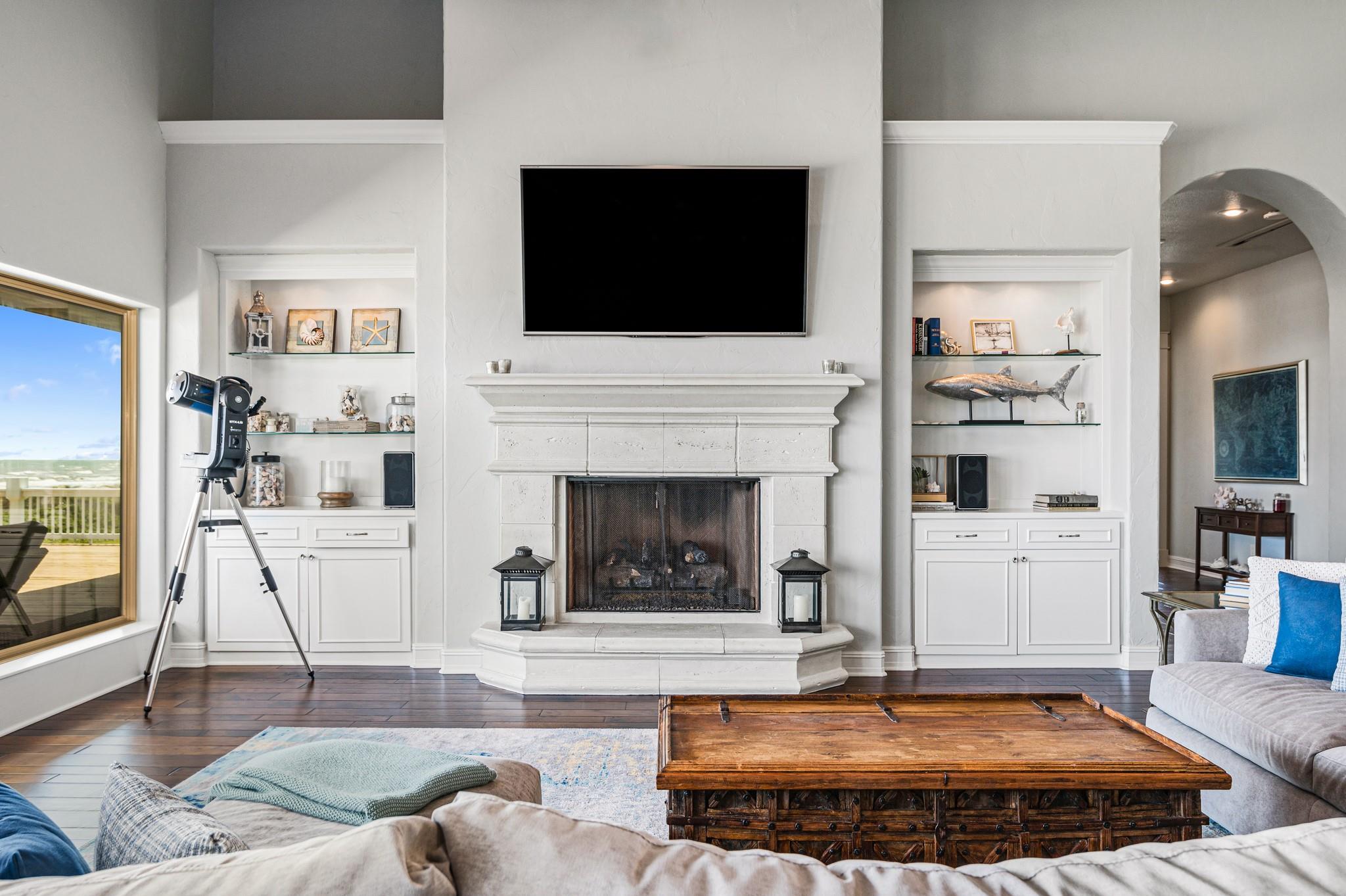 672 Villa DR