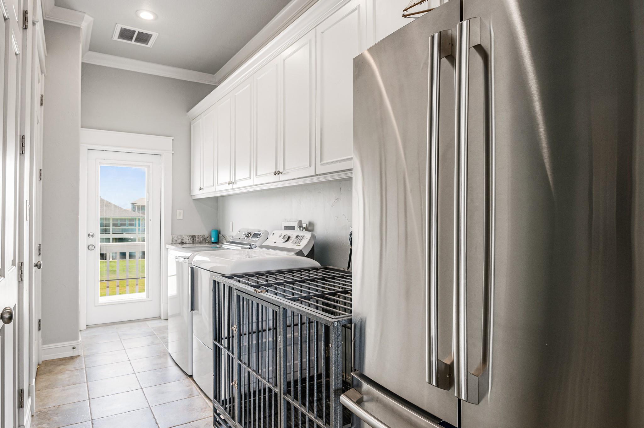 672 Villa DR