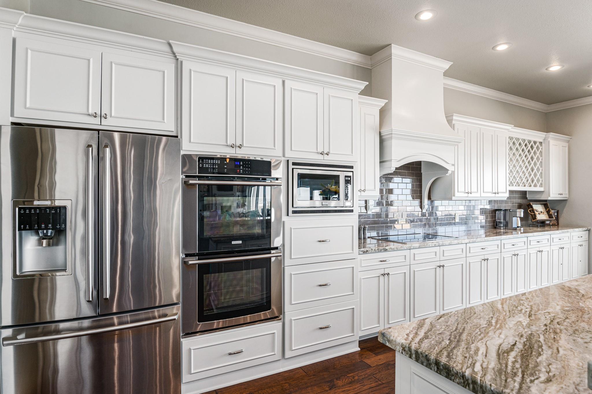672 Villa DR