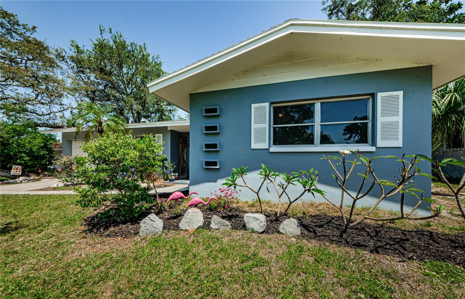 1942 ASHLAND DR