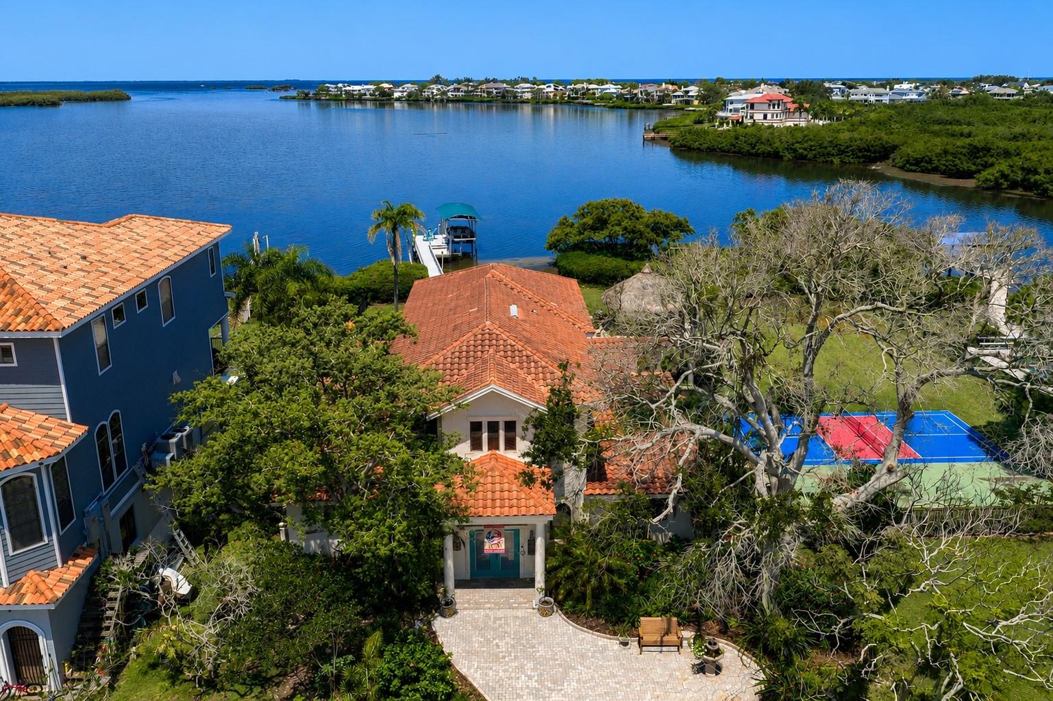 1632 SEA BREEZE DR