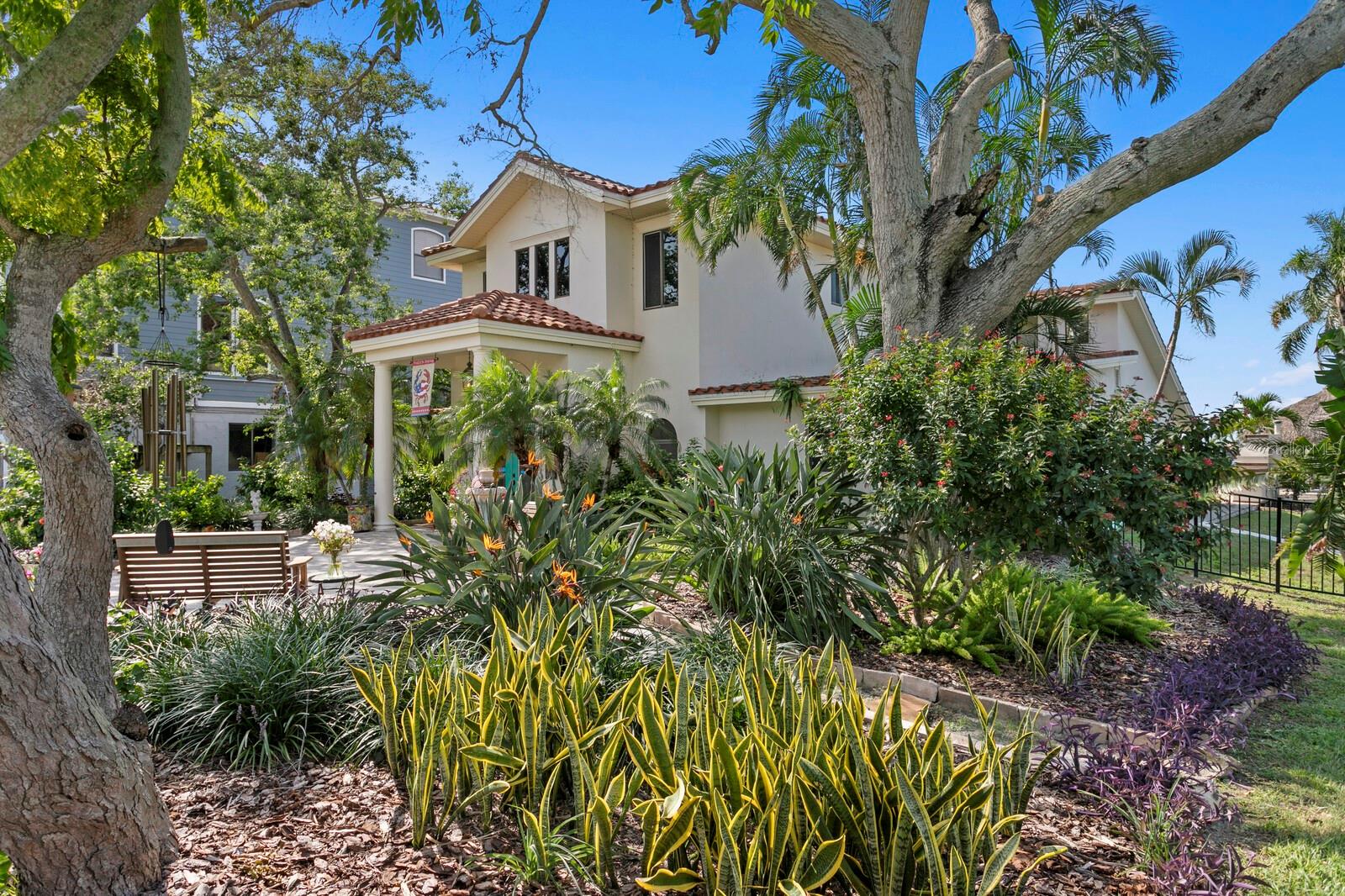 1632 SEA BREEZE DR