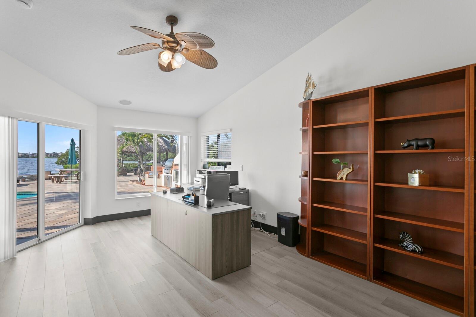 1632 SEA BREEZE DR