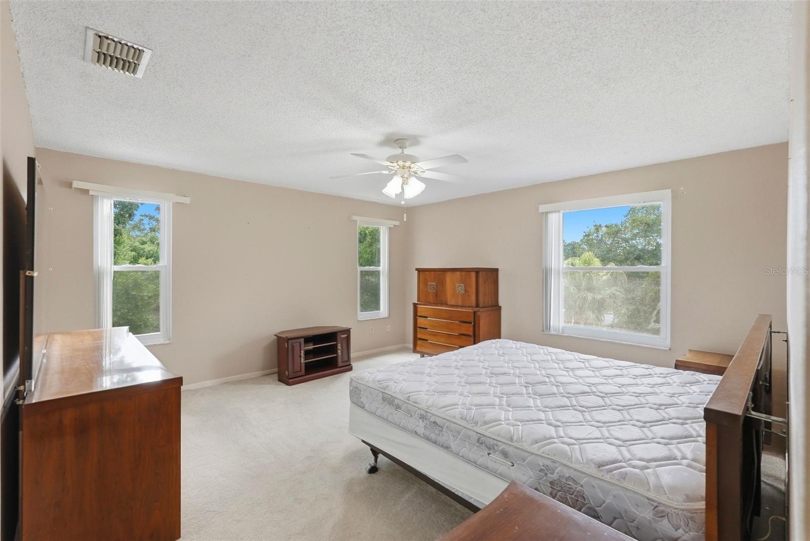30 TURNSTONE DR