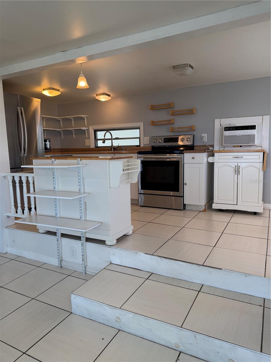 4120 BUENA VISTA LN