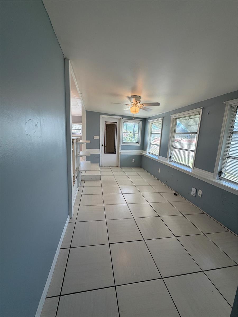 4120 BUENA VISTA LN