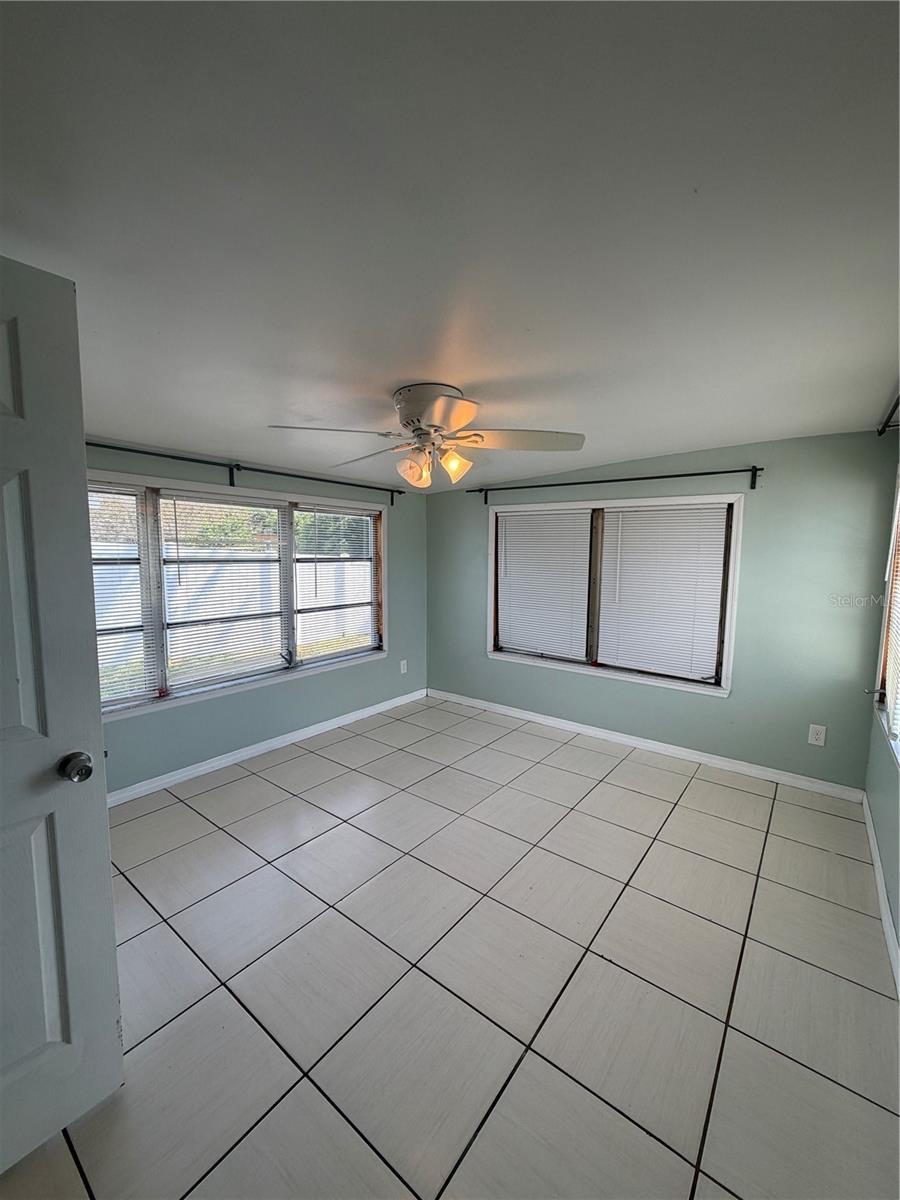 4120 BUENA VISTA LN