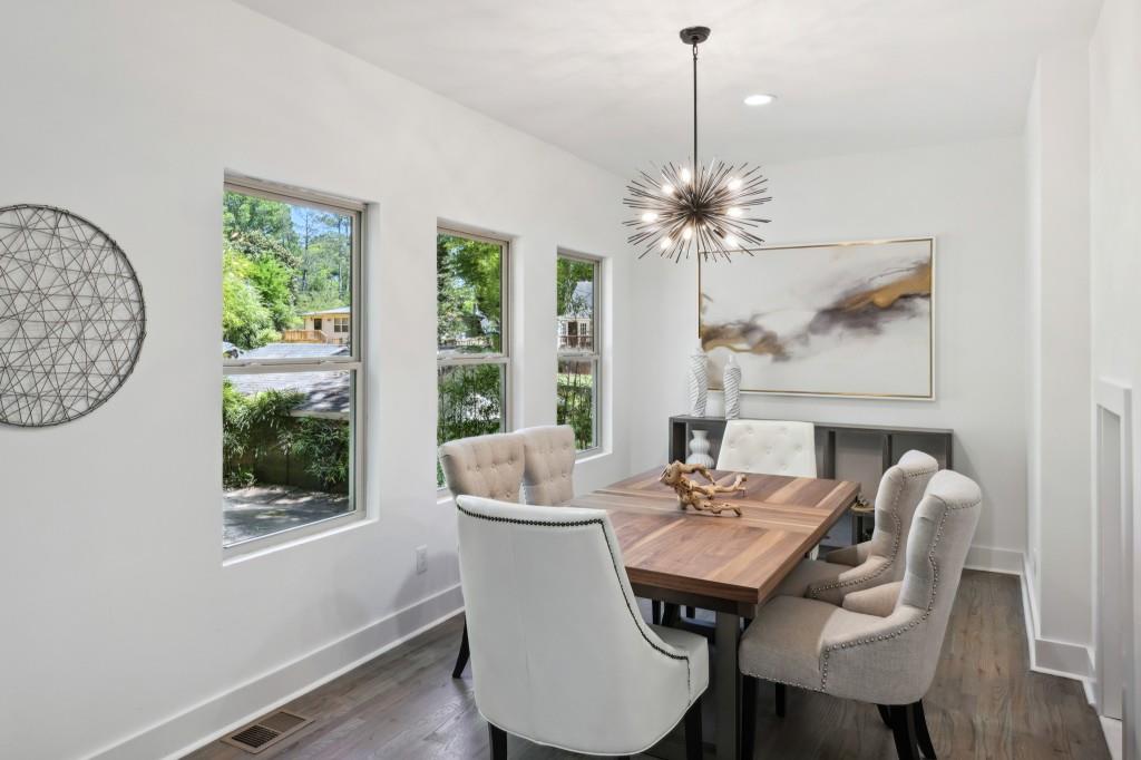 1562 Overland Terrace SE