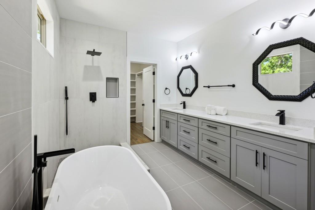 1562 Overland Terrace SE