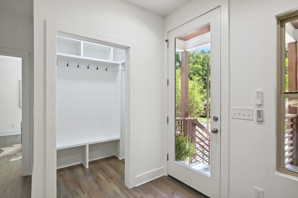 1562 Overland Terrace SE