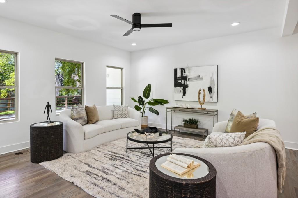 1562 Overland Terrace SE