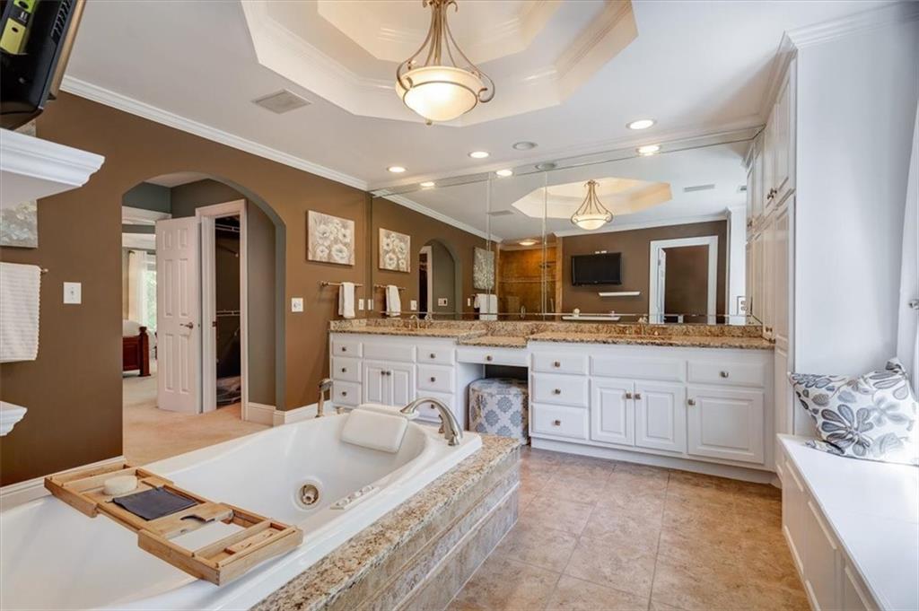 4200 Ridgehurst Drive SE