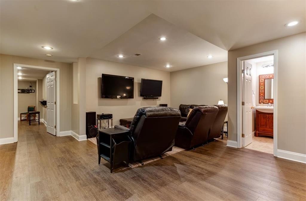 4200 Ridgehurst Drive SE