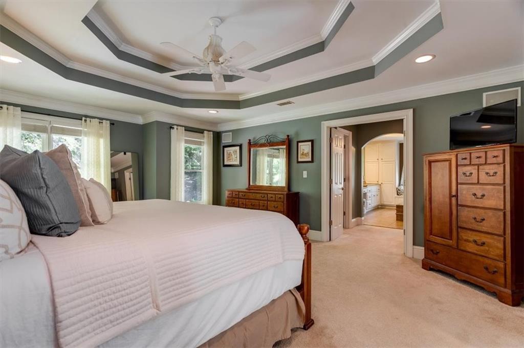 4200 Ridgehurst Drive SE