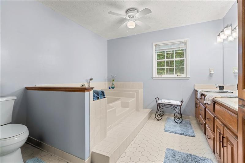 3586 Robinson Court