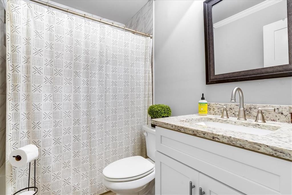 985 Pinehurst Drive SE