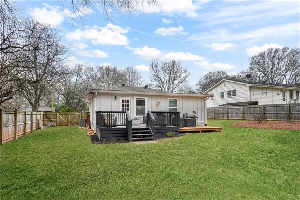 985 Pinehurst Drive SE