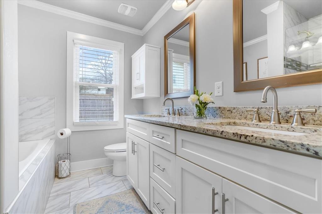 985 Pinehurst Drive SE